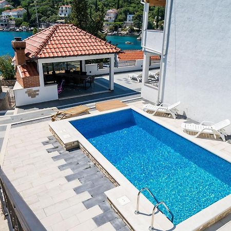 מולונאט Mata Family Apartments מראה חיצוני תמונה