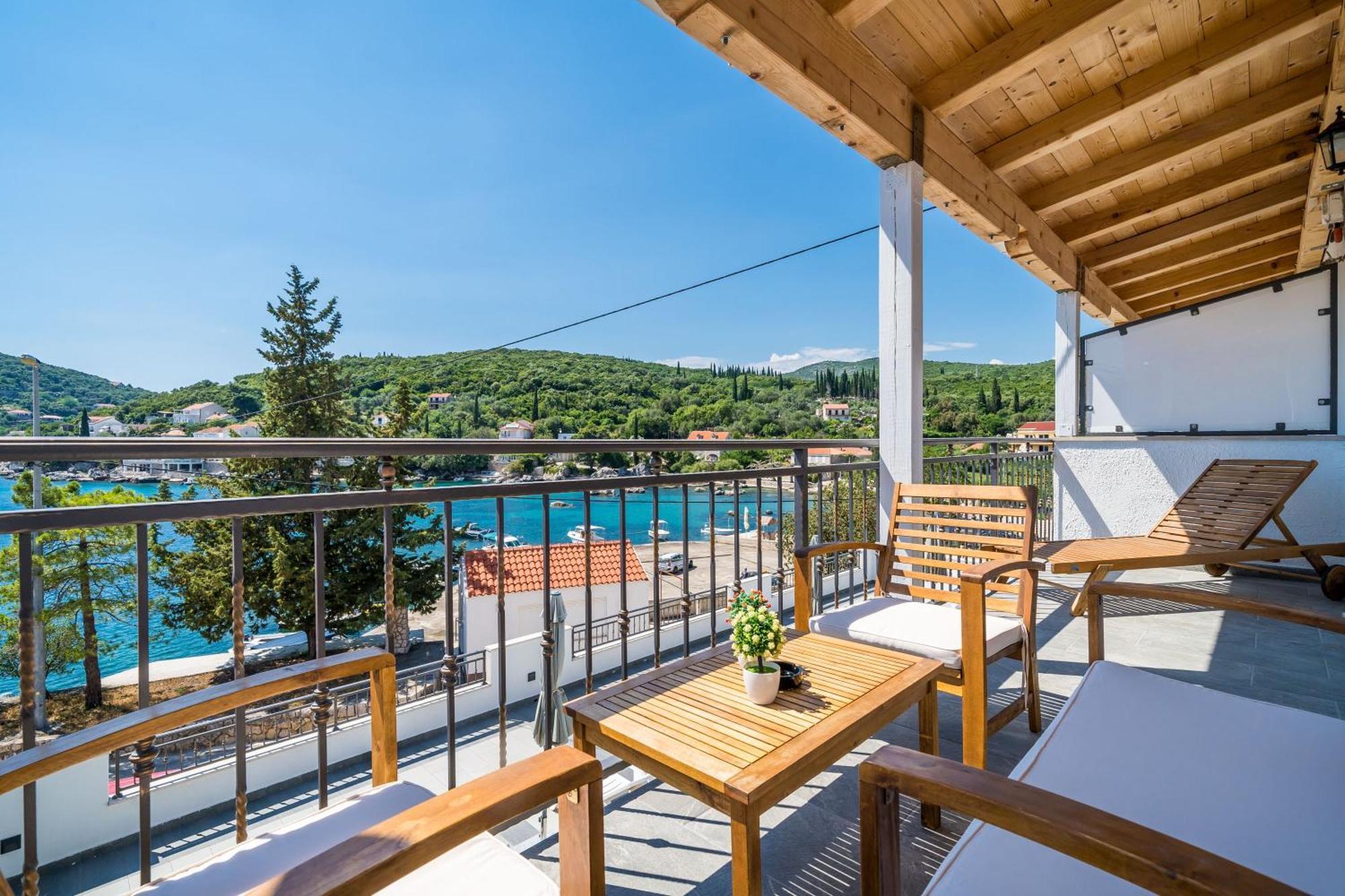 מולונאט Mata Family Apartments מראה חיצוני תמונה