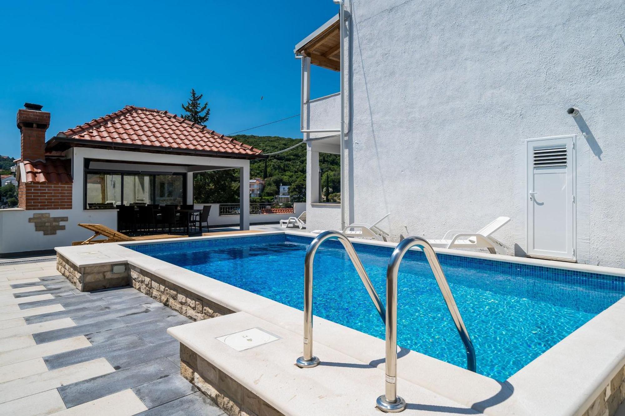 מולונאט Mata Family Apartments מראה חיצוני תמונה