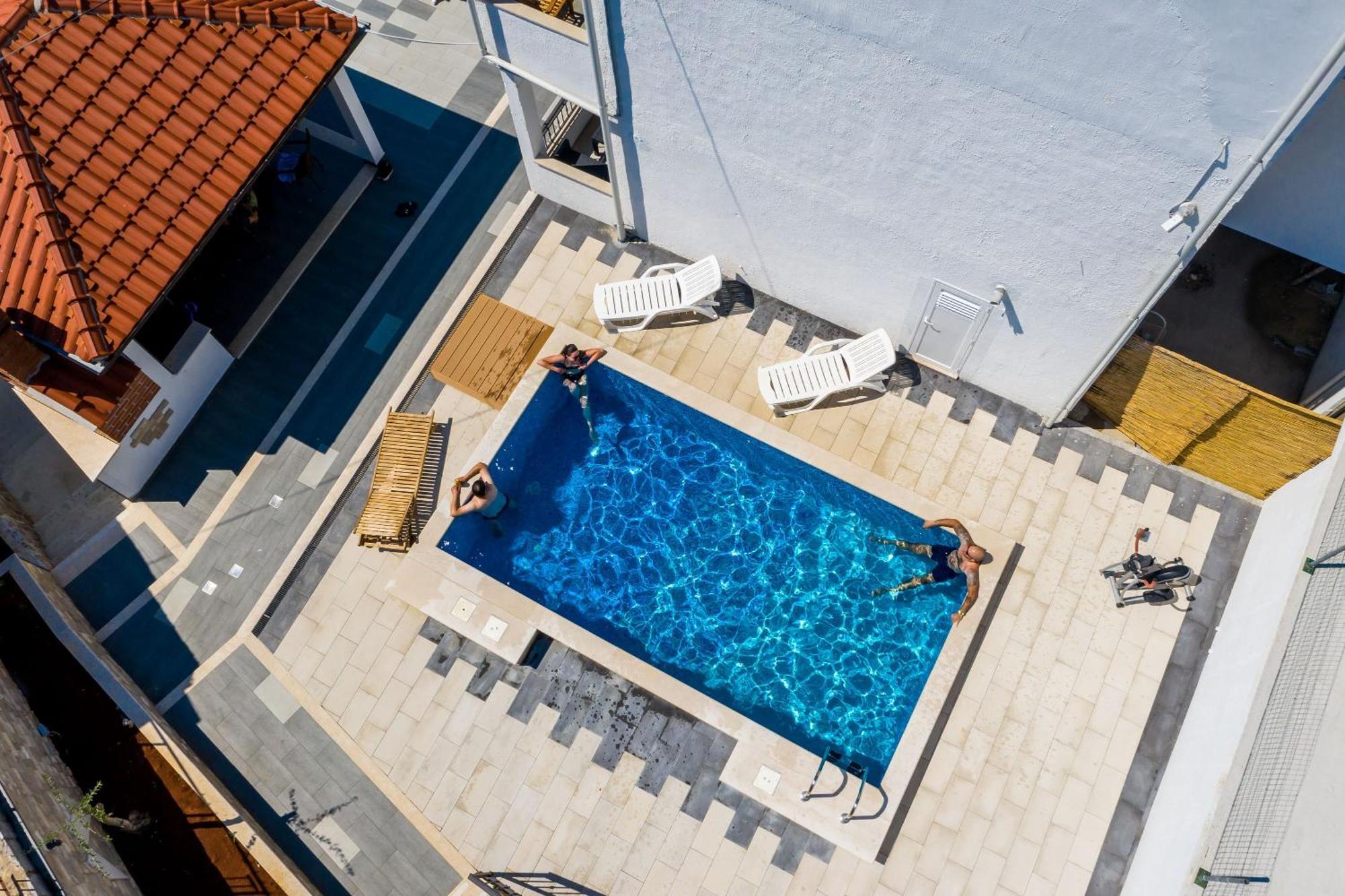 מולונאט Mata Family Apartments מראה חיצוני תמונה