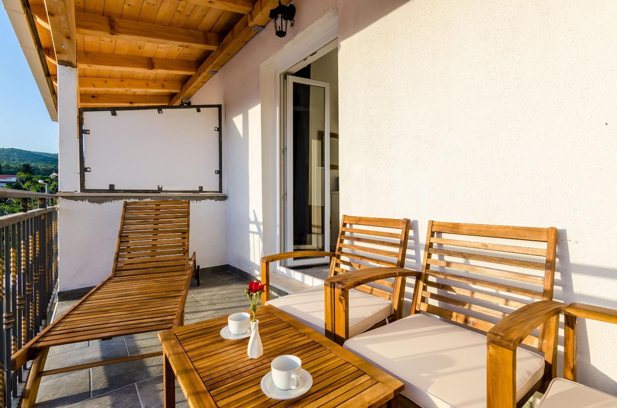 מולונאט Mata Family Apartments מראה חיצוני תמונה