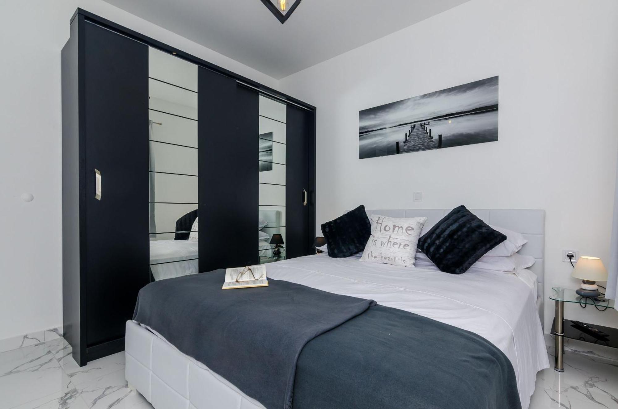 מולונאט Mata Family Apartments מראה חיצוני תמונה