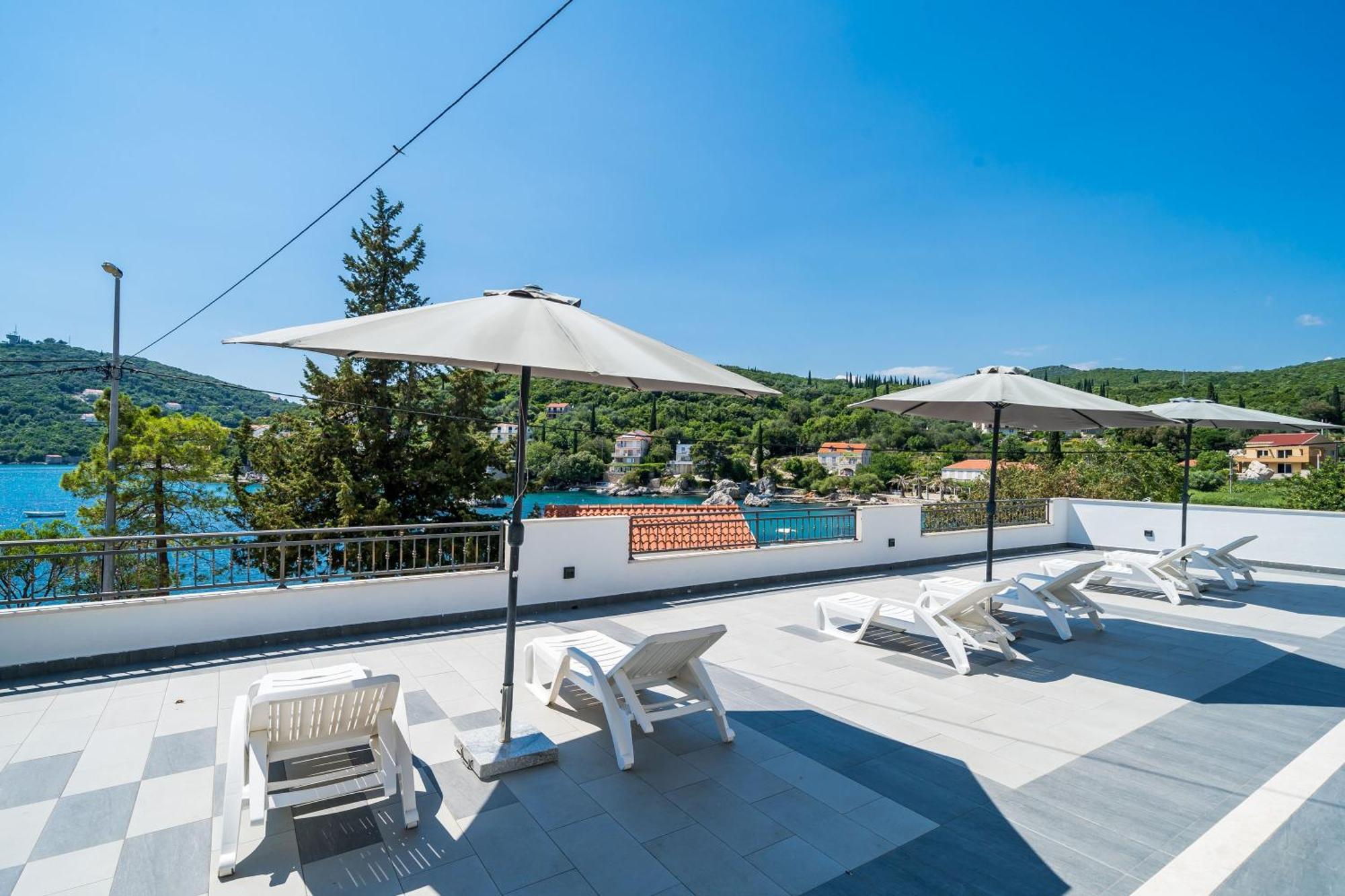 מולונאט Mata Family Apartments מראה חיצוני תמונה